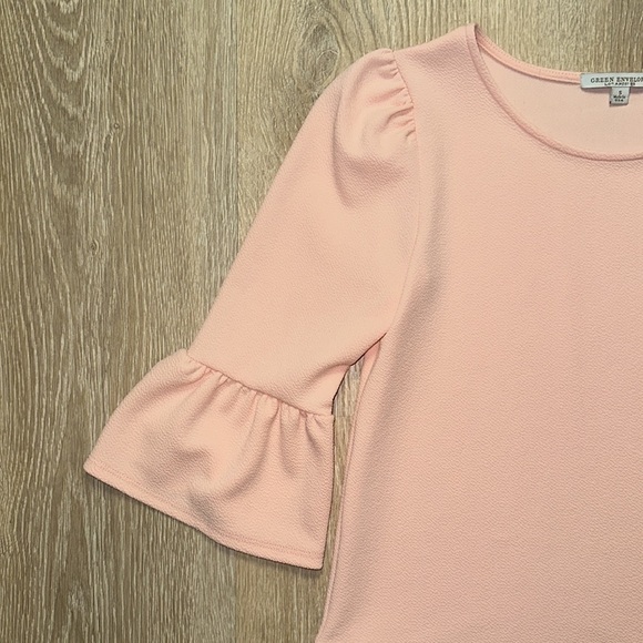 Green Envelope Los Angeles Women’s Bell 3/4 Sleeve Blouse - Picture 3 of 7